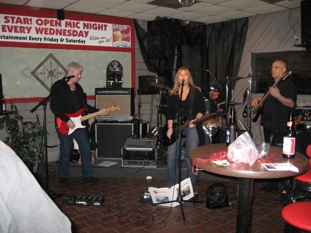 T J's Half Time Bar & Grill